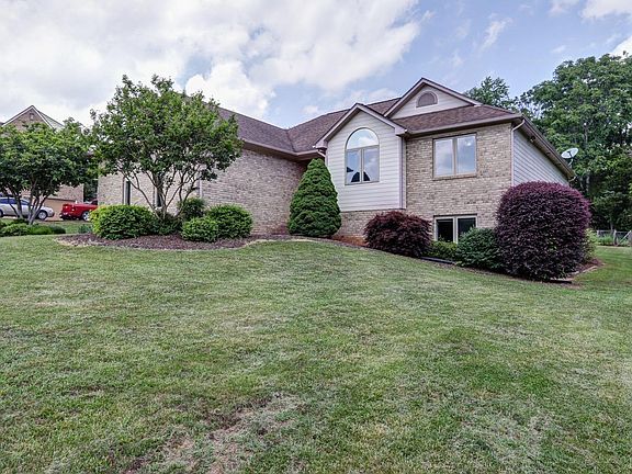4th image of 1915 Eastway Ln