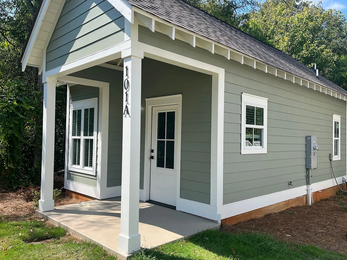 Brand-New 1-Bedroom Single family Home Near Downtown LaGrange! — Photo 2