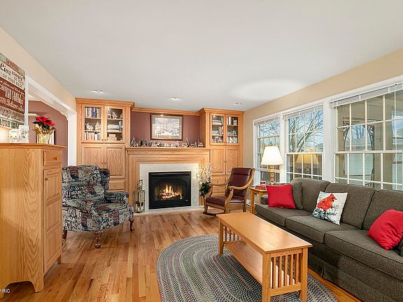 4th image of 1938 Sherwood Dr SE