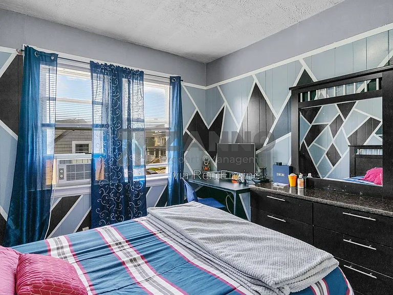121 Farmington Ave #3 — Photo 11