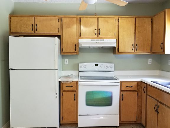 2nd image of 216 Brittany Ln