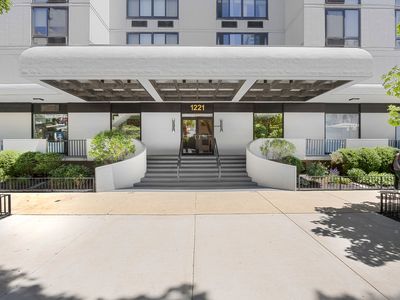 1221 N Dearborn St APT 206S, Chicago, IL, 60610