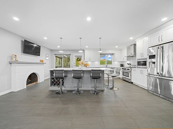 4th image of 21157 Stonehouse Ave