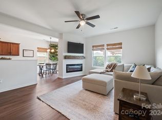 191 Hidden Lakes Rd, Statesville, NC 28677