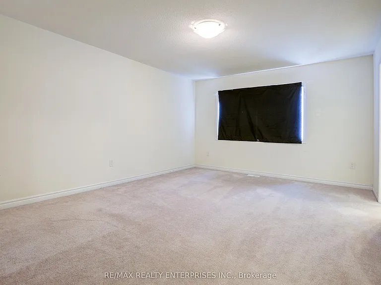 42 Callandar Rd #UPPER — Photo 13