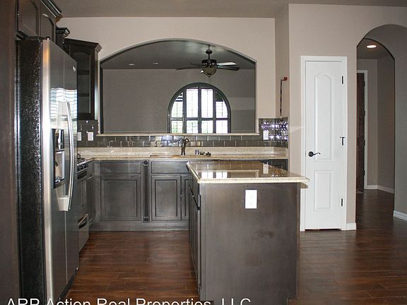 5th image of 3156 Hidden Creek Dr