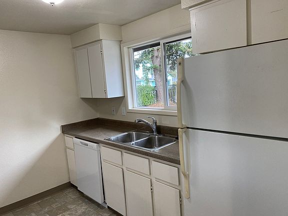 3rd image of 18506-18508 NE Glisan St #18506