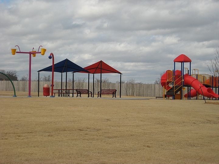 Neighborhood Park & Splash Pad
