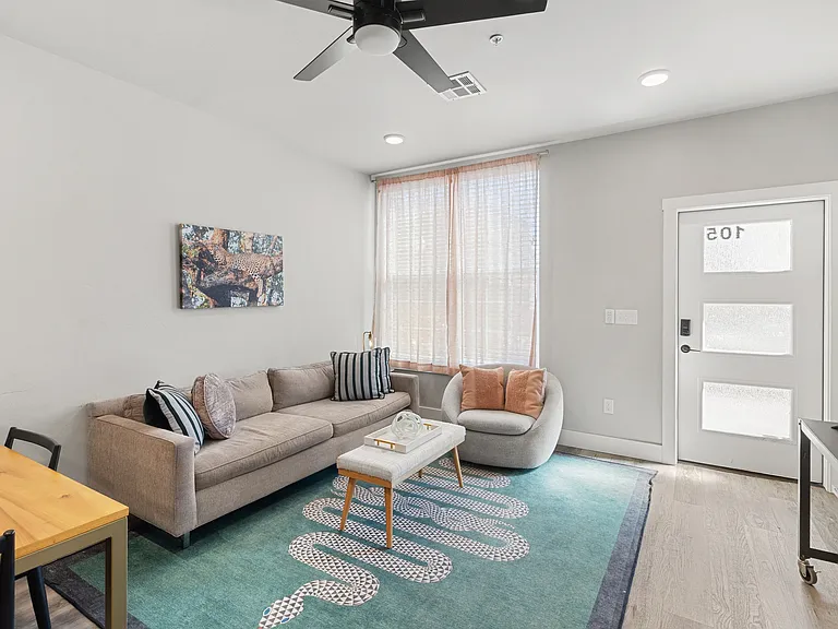 224 W Symmes St #101 — Photo 13