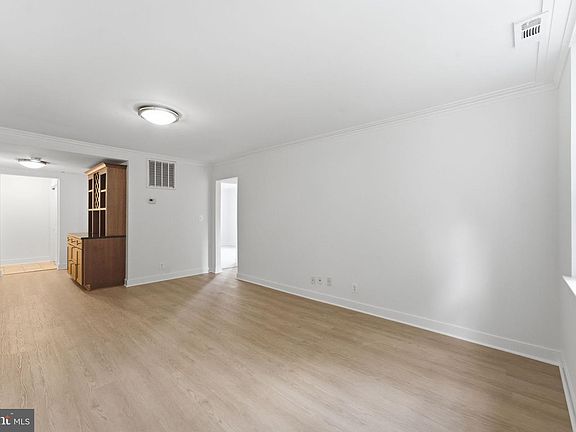 3rd image of 14 S St NE Unit 302