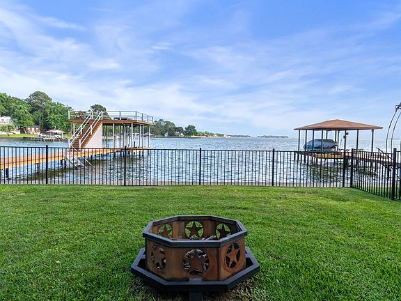 3rd image of 117 Pebble Beach Dr