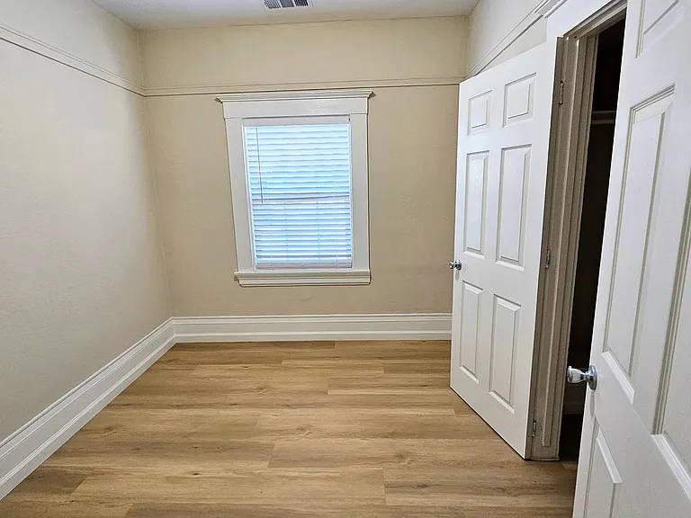 5117 Foothill Blvd #4 — Photo 7