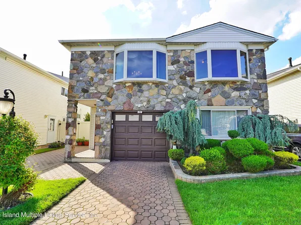28 Turf Rd, Staten Island, NY 10314