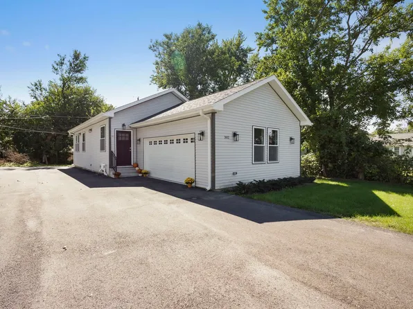 302 Hughes Ave, Lockport, IL 60441