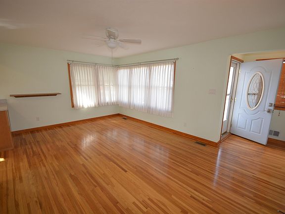3rd image of 2816 S Coral St