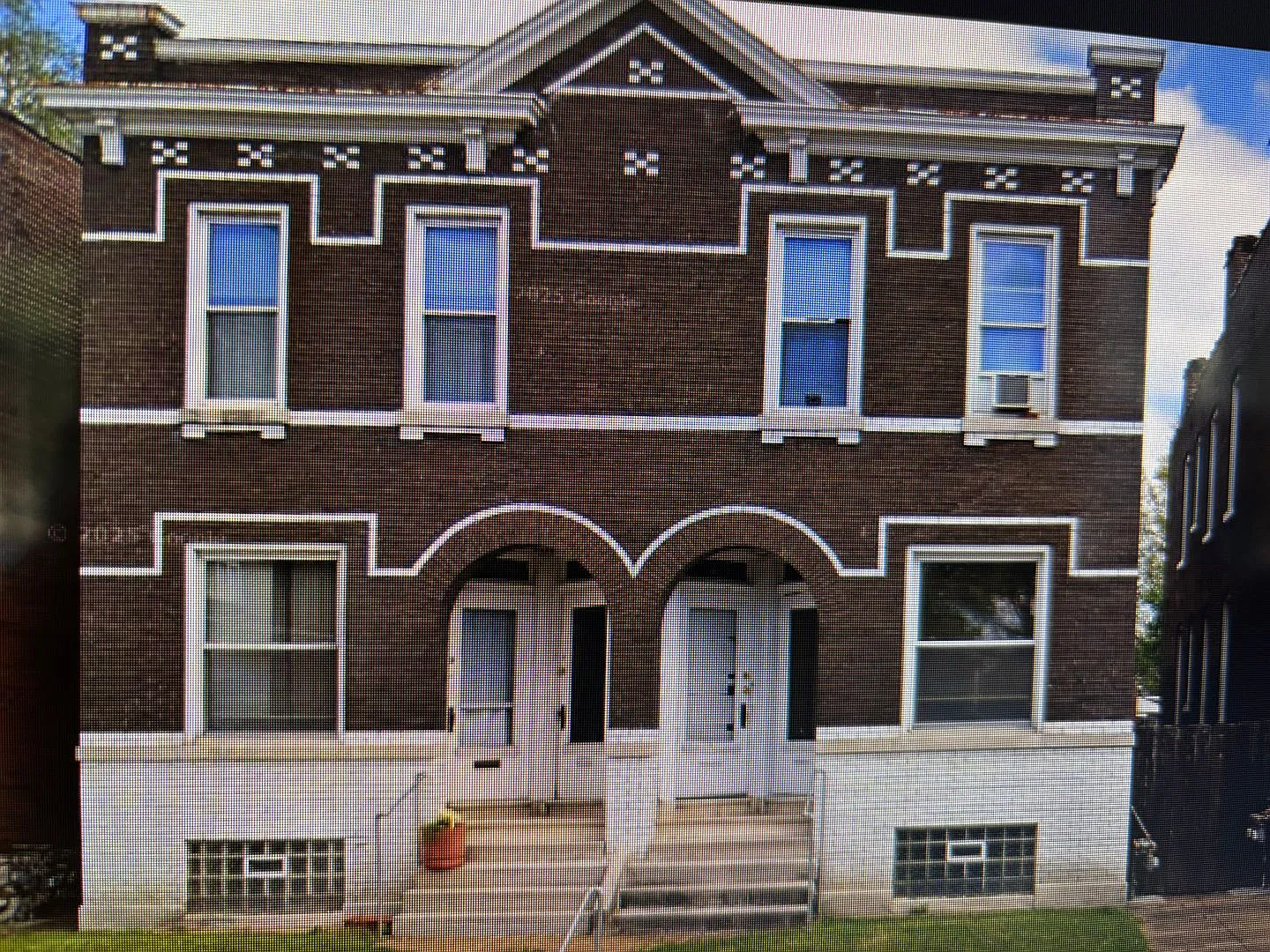 625-627 Bates St photo 1