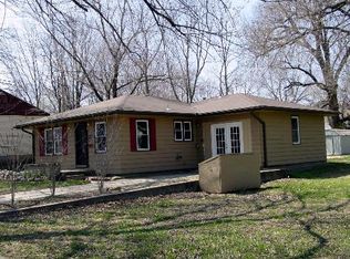 604 Walnut St, Valley Falls, KS 66088