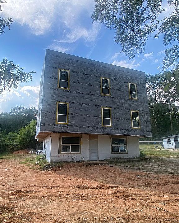 1st image of 4645 White City Rd