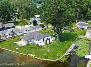 839 Riley Dr, Quincy, MI 49082