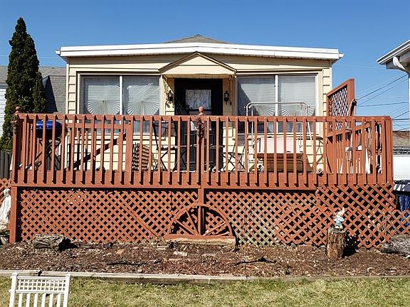 2nd image of 3950 N Olcott Ave