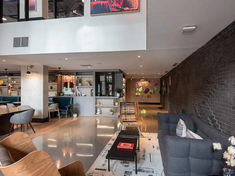 484 Spadina Ave — Photo 22