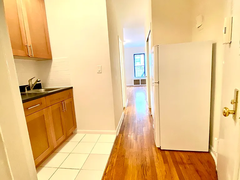 413 E 81st St #4B — Photo 5