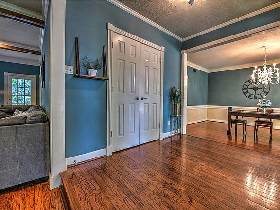 3rd image of 5206 Walnut Hills Dr
