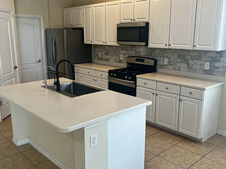 4726 Claremont Park Dr — Photo 18