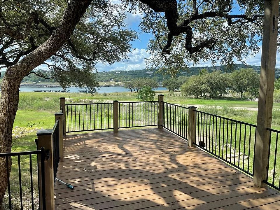 1st image of 20975 Waterside Dr