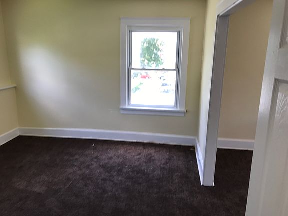 3rd image of 36 W Woodbine Dr #Whole