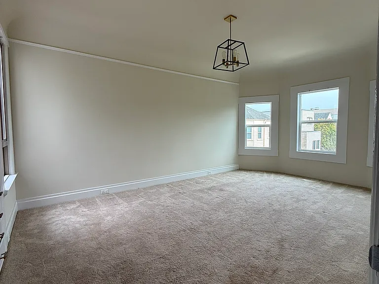 4731 California St — Photo 2