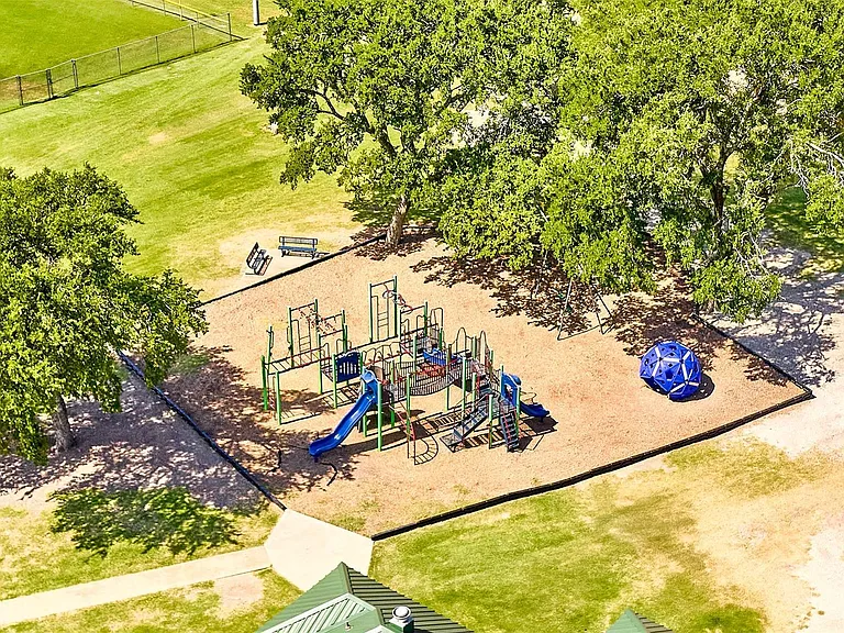 704 Cedar Cove Dr — Photo 18