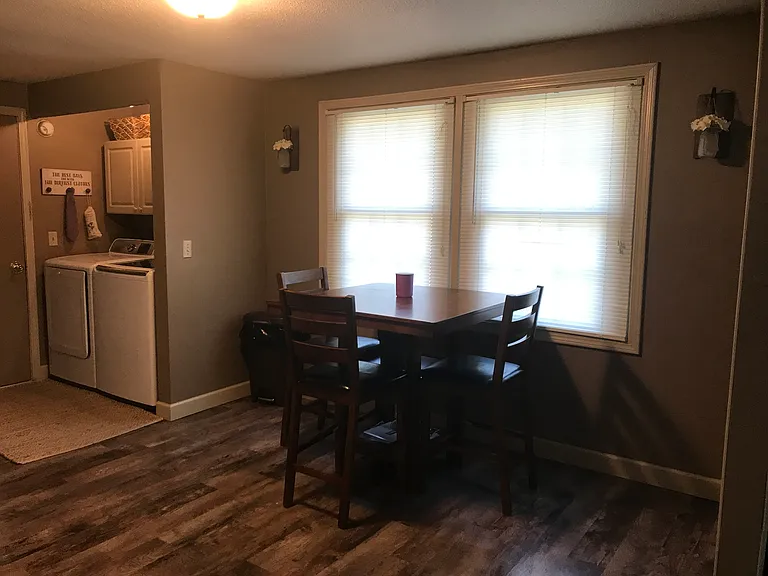 415 E South St — Photo 5