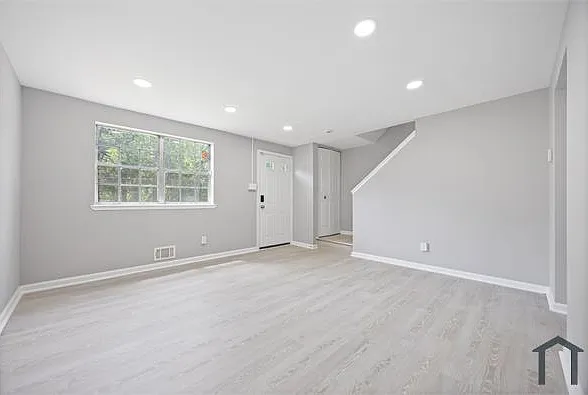 6016 Marquette Rd — Photo 9