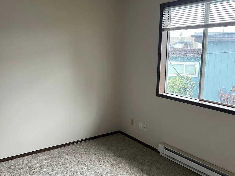 12265 SW Hall Blvd #4 — Photo 6
