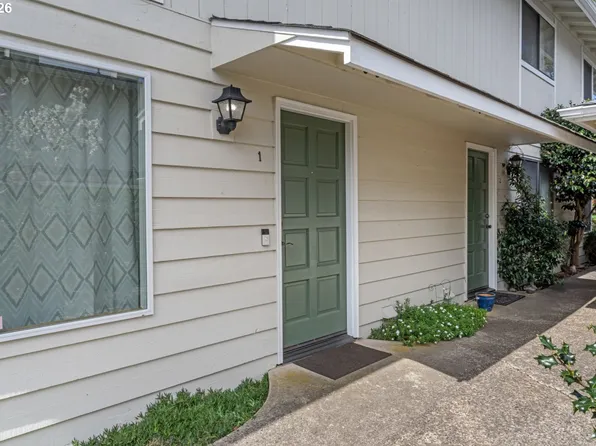 1340 9th St #1, Florence, OR 97439
