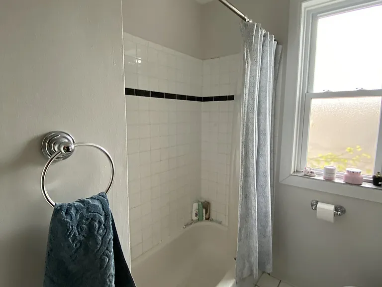 1506 W Addison St — Photo 19