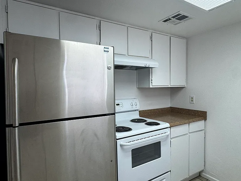 1539 Monte Vista Dr #C — Photo 10