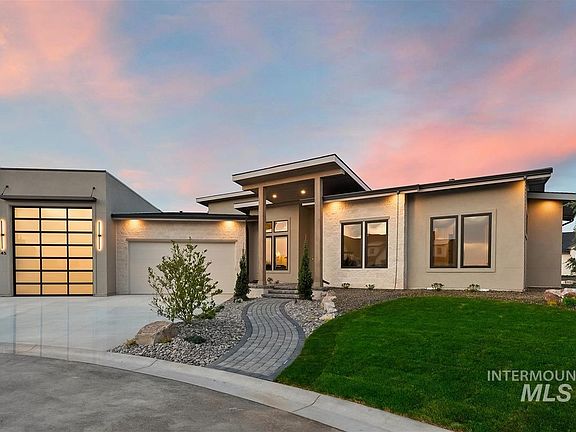 3rd image of 445 Joy Ave