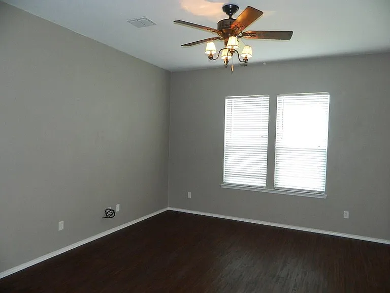 1132 Honeywell Dr — Photo 8
