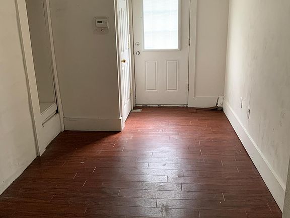 5th image of 372 S Bouquet St #1