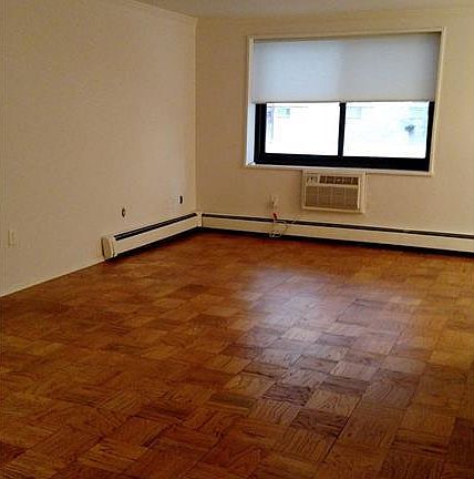 5th image of 100 E Hartsdale Ave APT Thw