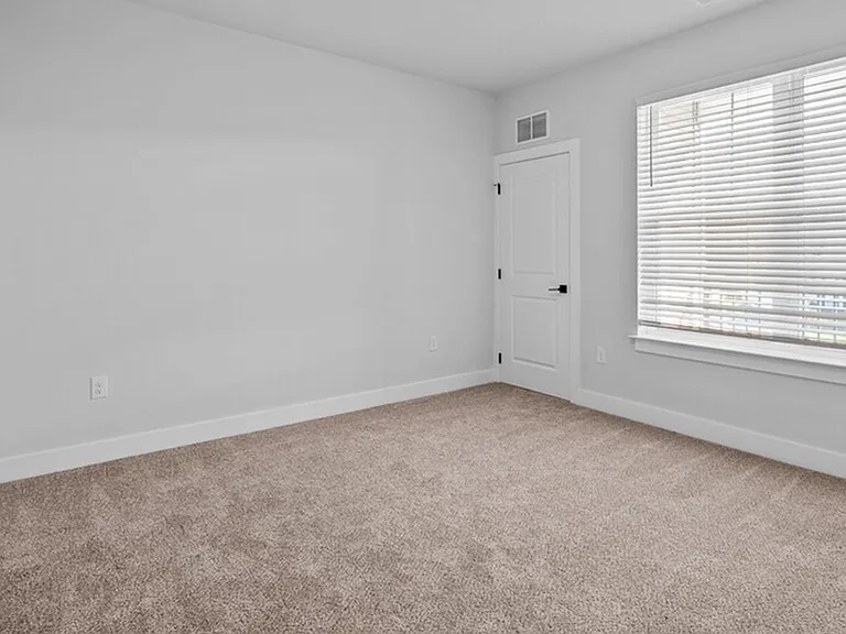 HH Bath View Apartments — Photo 19