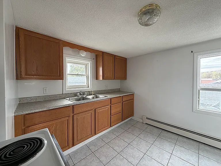 1st image of 168 Pleasant Ave #102