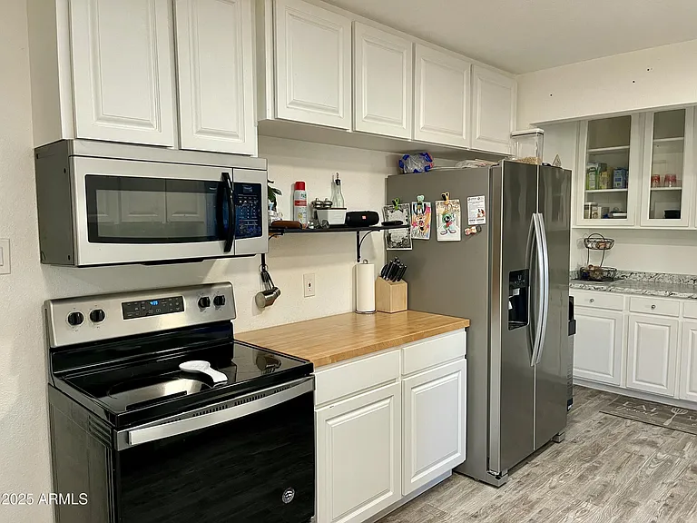 1100 N Brown Ave — Photo 35