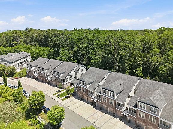 3rd image of 404 Waterview Ct #404