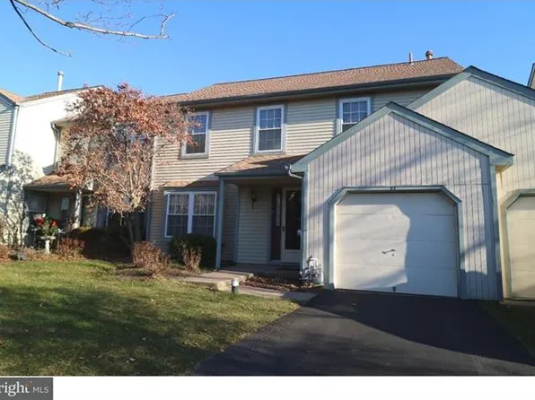 43 Spruce Ct, Newtown, PA 18940