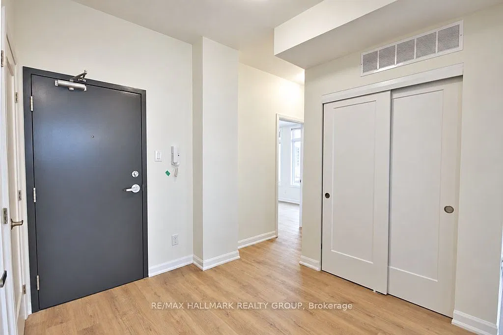 2 bed, $2,350 — Photo 3