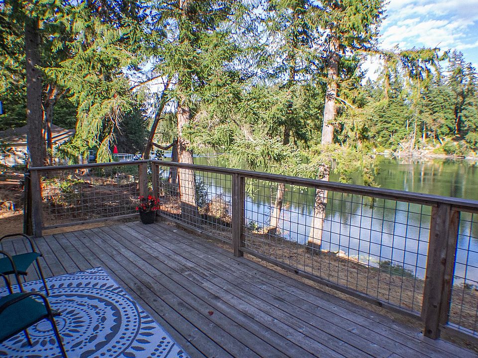 Private waterfront. House overlooks Mud Bay.
