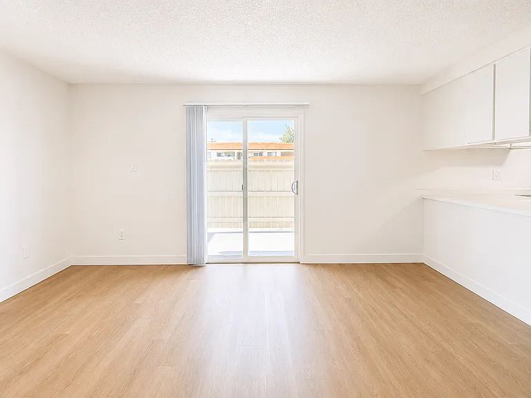 El Centrico Apartments — Photo 38